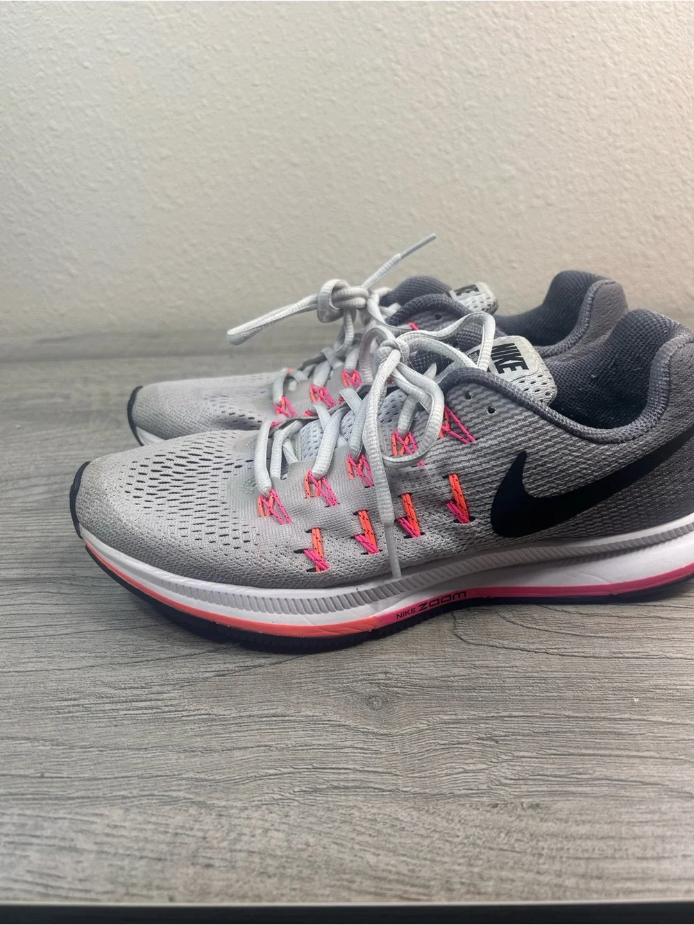Nike Air Zoom Pegasus 33 Running Shoes Gray Pink Women’s Athletic Sneakers Sz9.5
